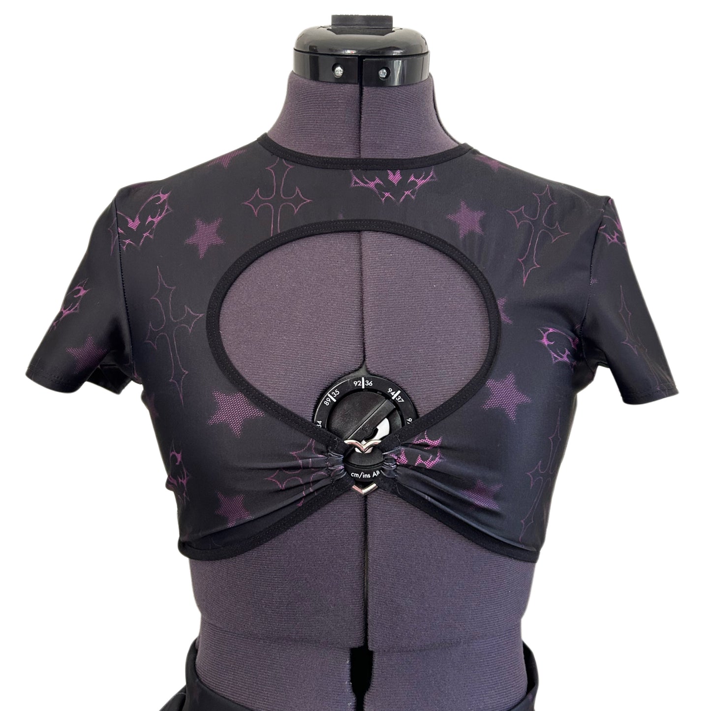 HEART CORE CUT-OUT TOP